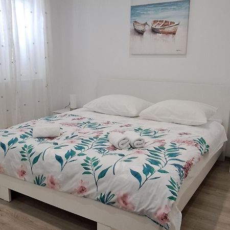 Apartmani Pina 2 Kaštela Zewnętrze zdjęcie