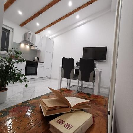 Apartmani Pina 2 Kaštela Zewnętrze zdjęcie