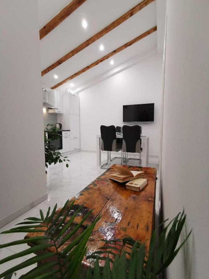 Apartmani Pina 2 Kaštela Zewnętrze zdjęcie