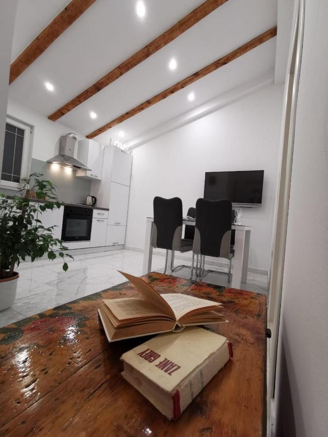 Apartmani Pina 2 Kaštela Zewnętrze zdjęcie